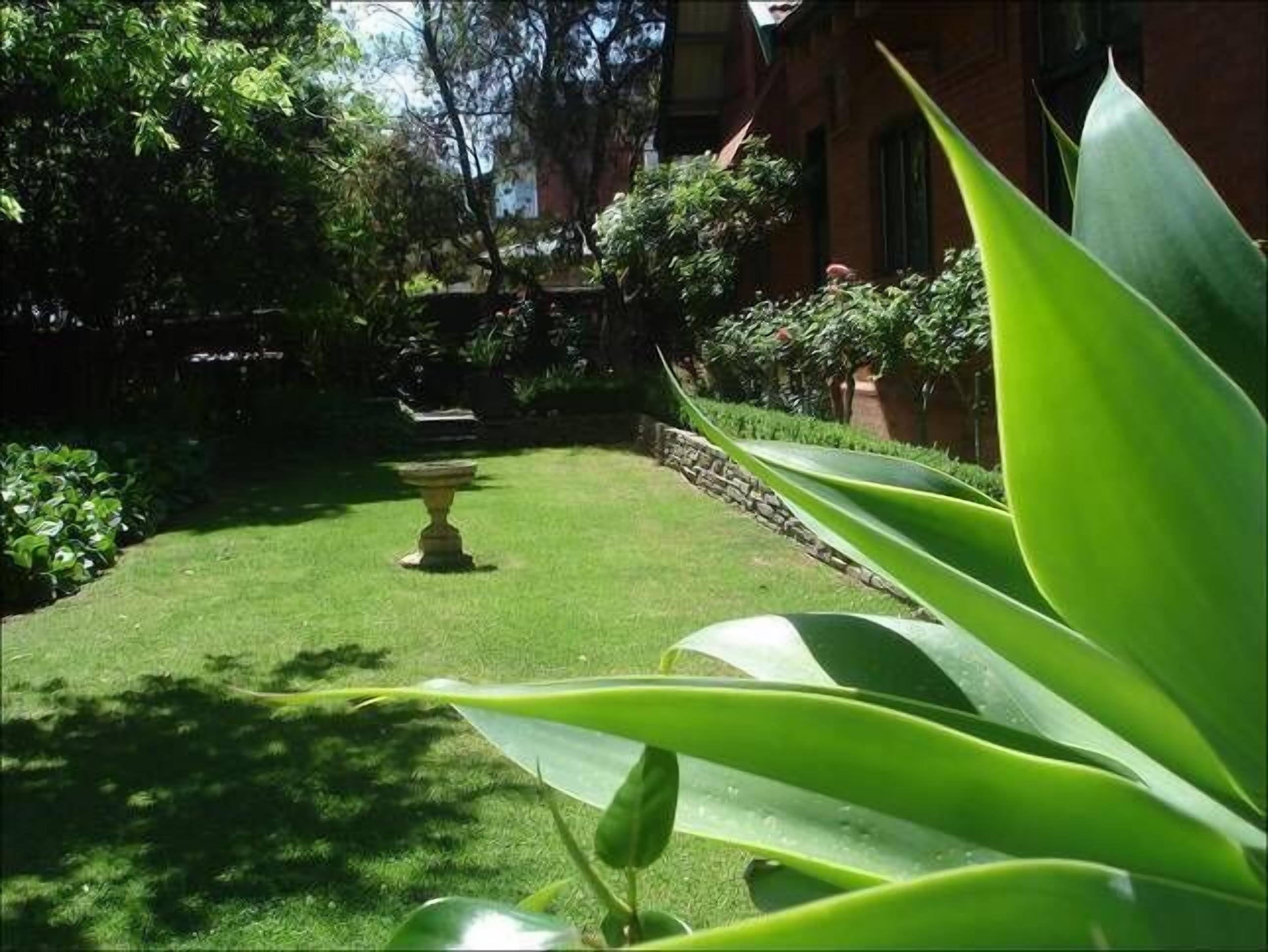 George Lowe Esquire Apartment - Buxton Manor — image 15