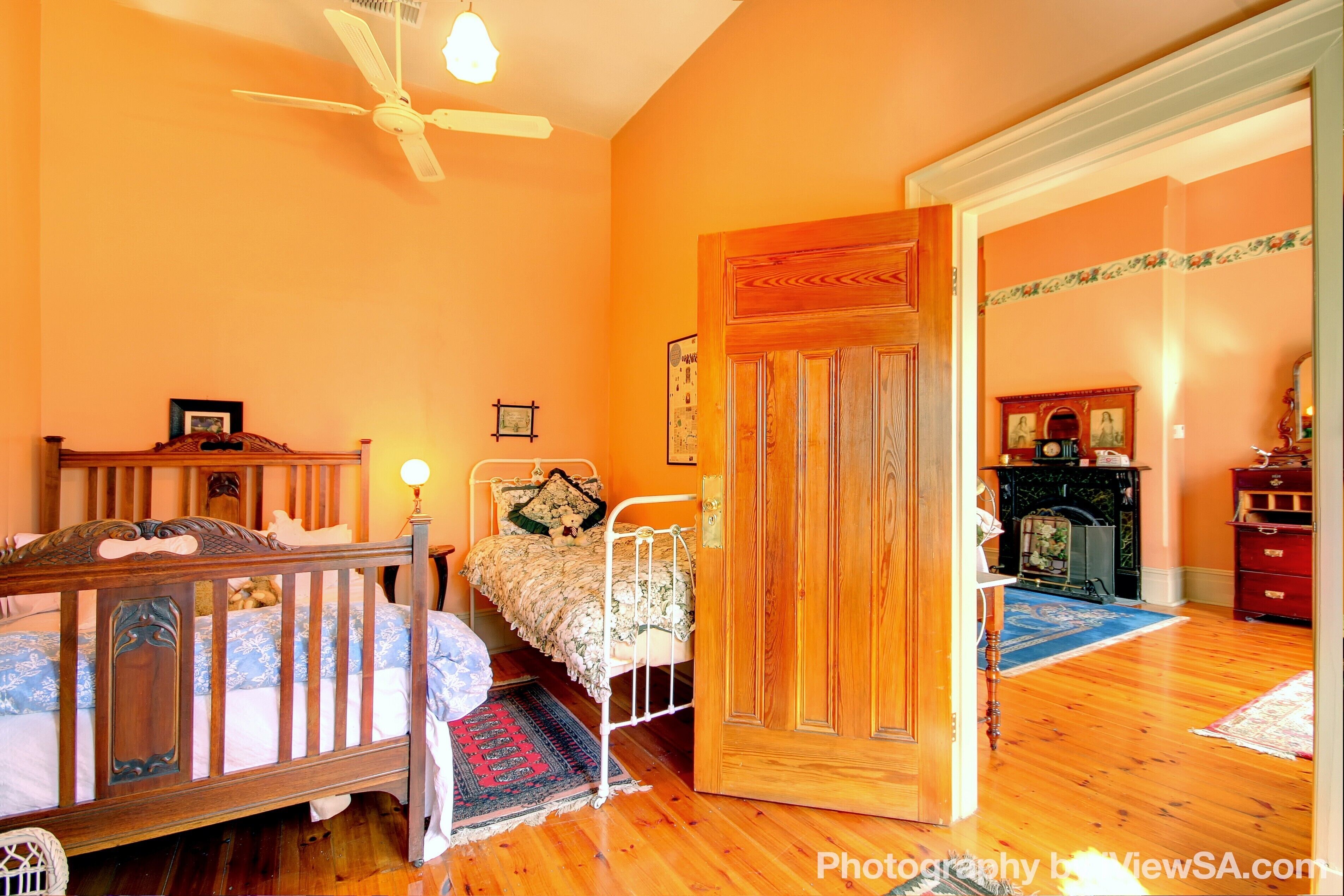 George Lowe Esquire Apartment - Buxton Manor — image 10