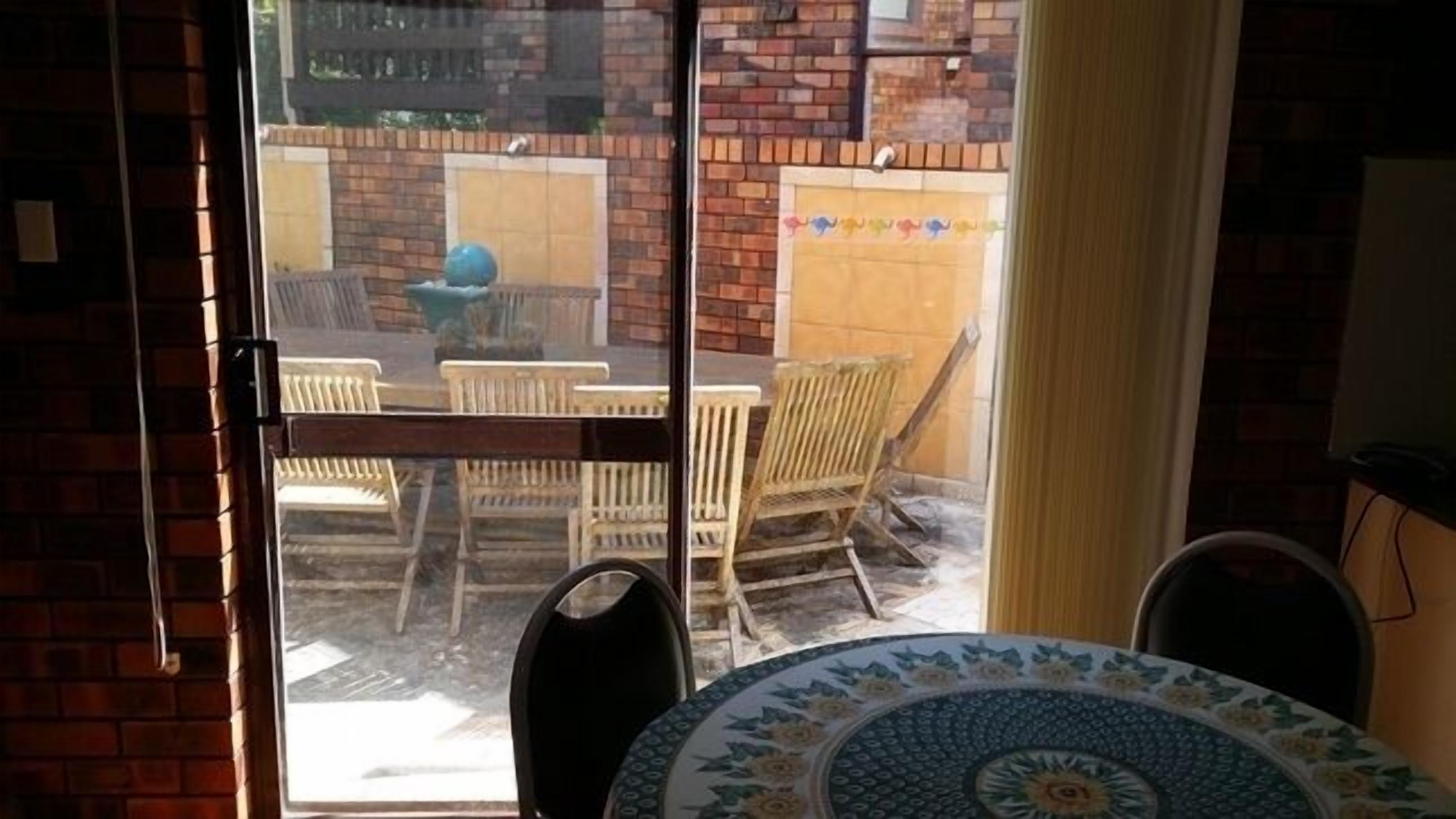 Lugarno Lodge Garden Apartment — image 8