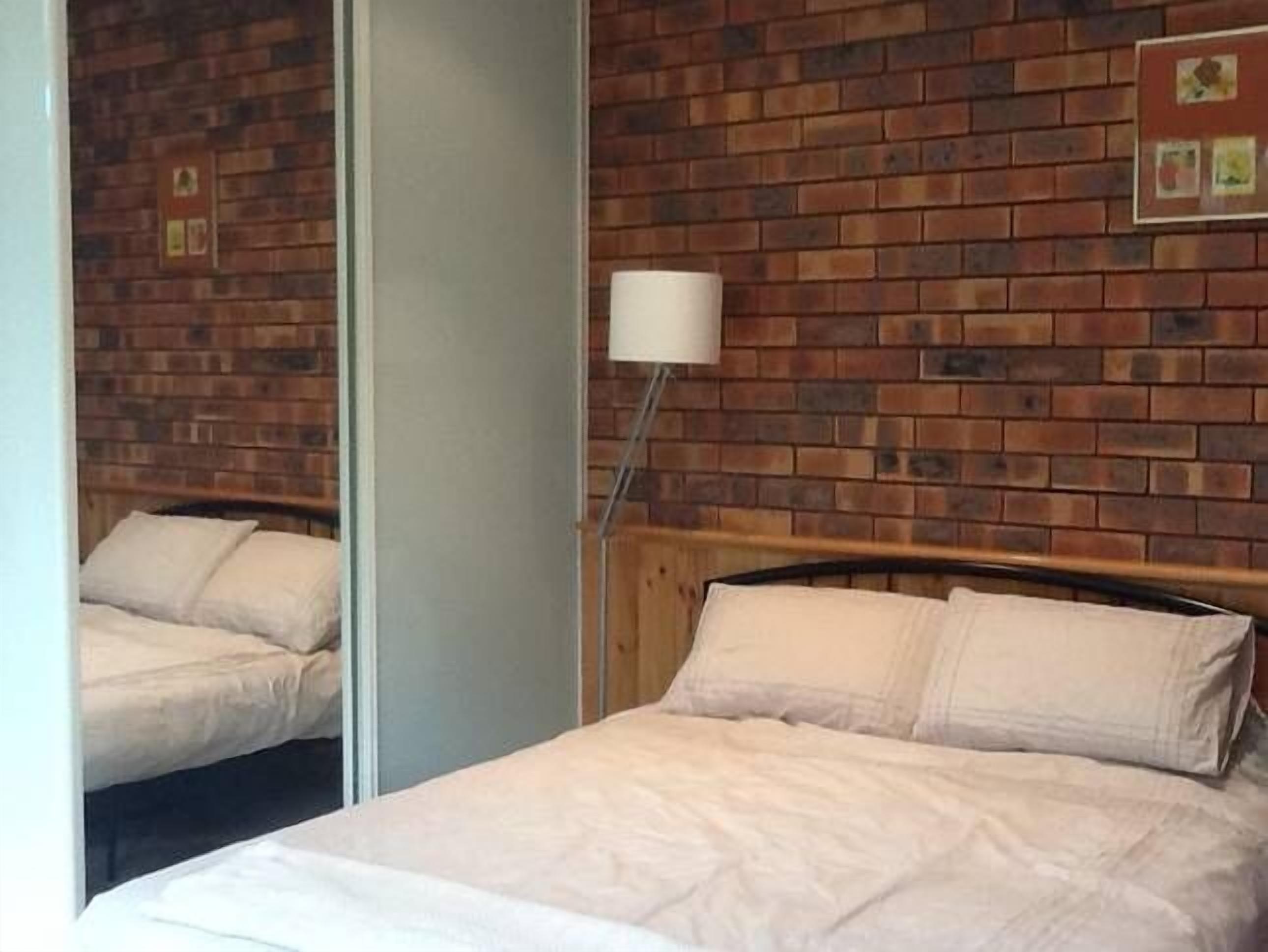 Lugarno Lodge Garden Apartment — image 4