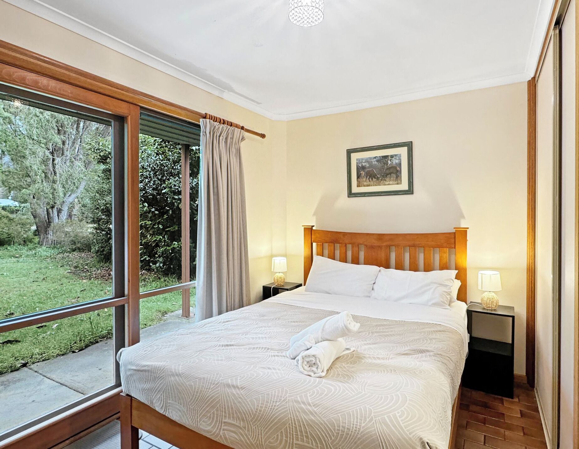 4 bedrooms, iron/ironing board, bed sheets