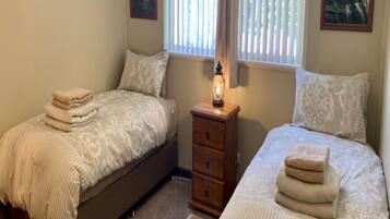 2 bedrooms, desk, iron/ironing board, free WiFi