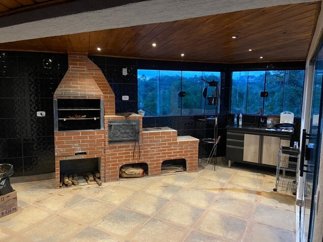 House in Campos do Jordão Great location, 6 bedrooms and 4 suites