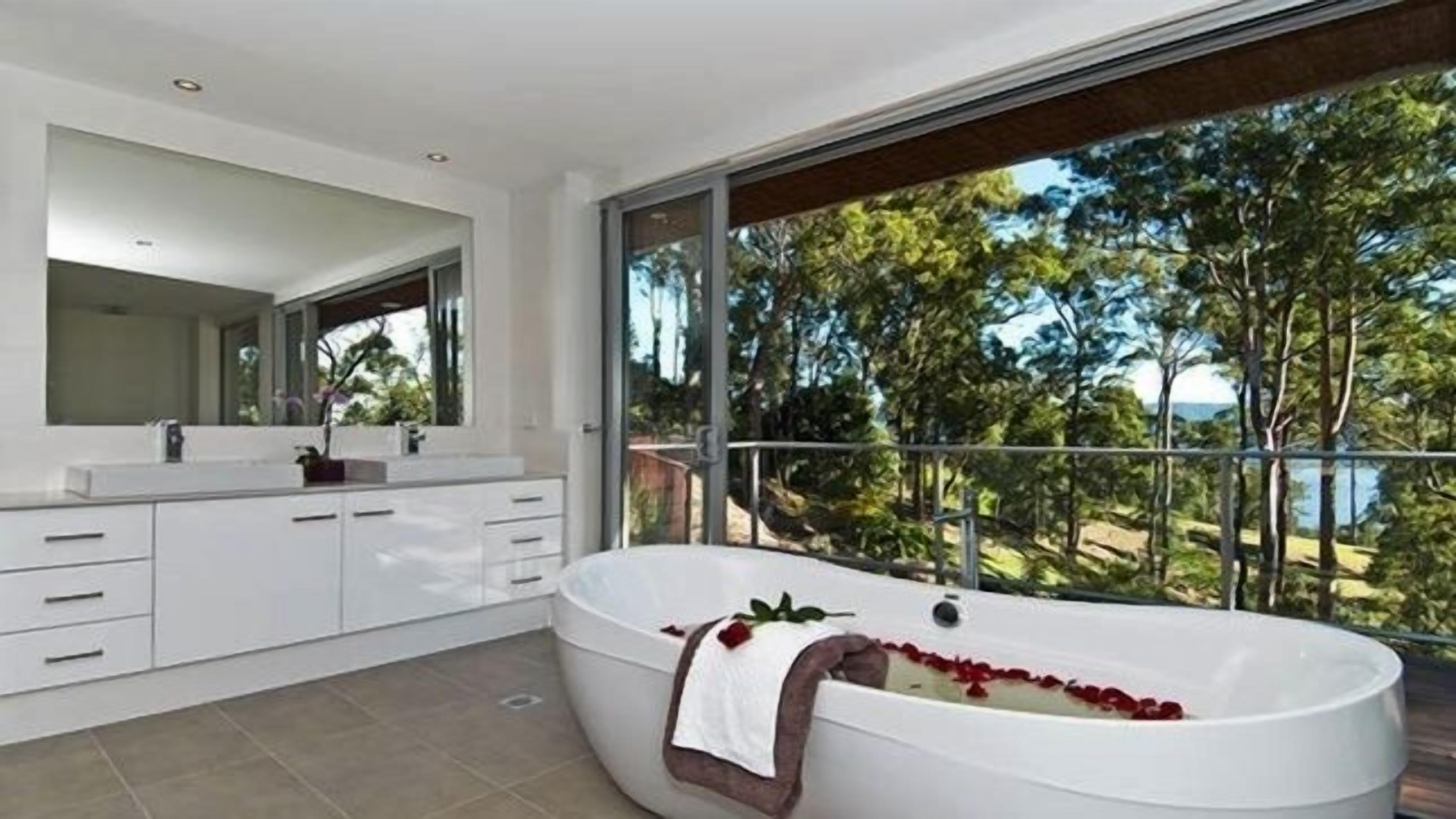 The Panorama Retreat Sleeps 23 14 Beds — image 10