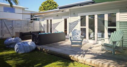 Oneroa Village, 5 mins to Oneroa beach, Restaurants & Shops | Be My Guest
