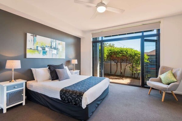 3 habitaciones, tabla de planchar con plancha, cuna de viaje y wifi 