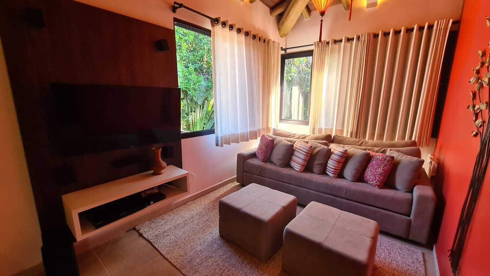 Luxurious home in the gated community of upscale beach close to Maresias