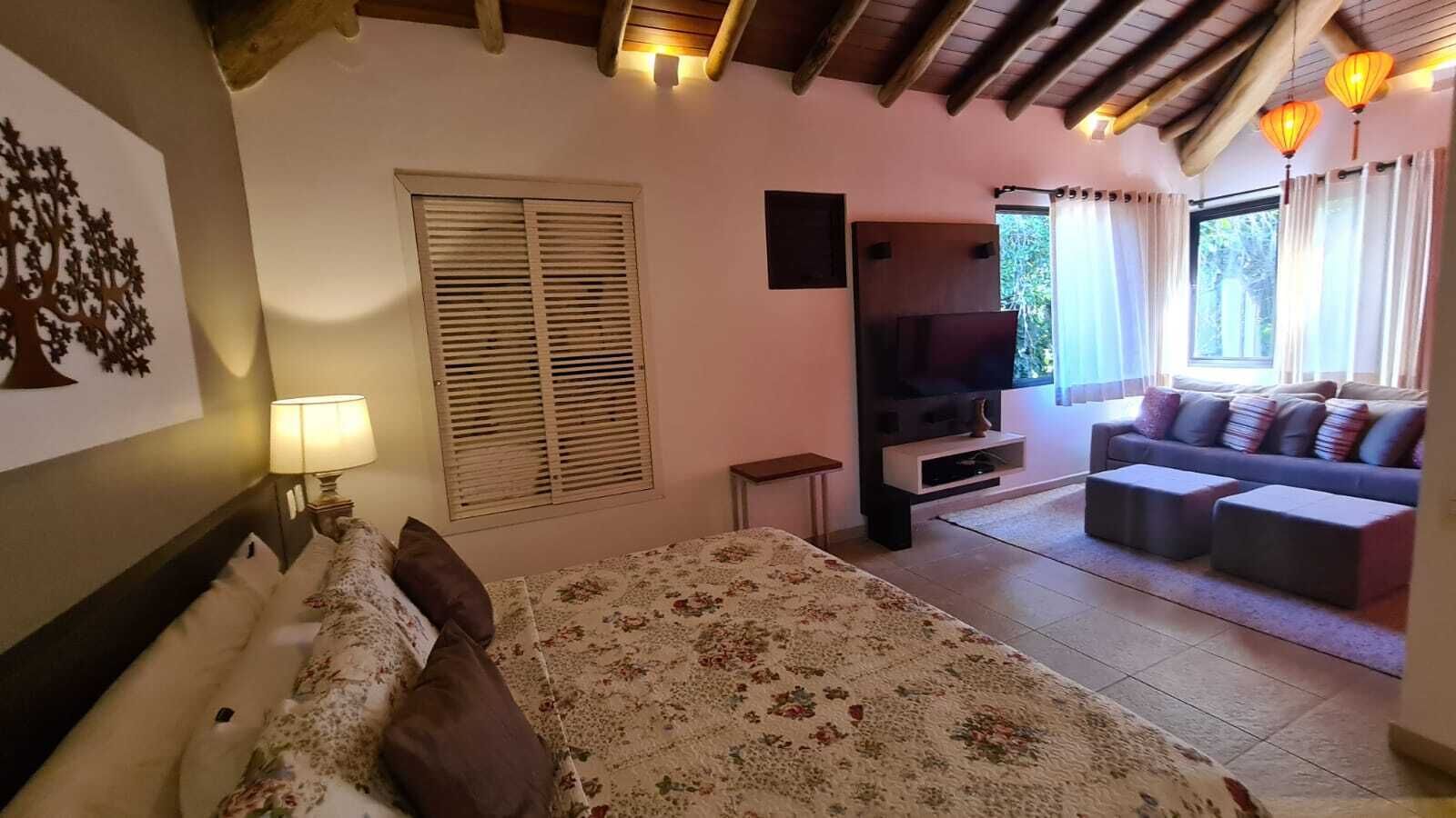 Luxurious home in the gated community of upscale beach close to Maresias