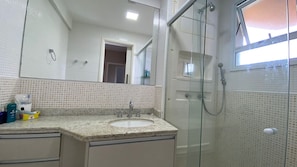 Ducha y secador de pelo