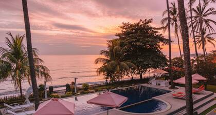 Bondalem Beach Club - north Bali vacation paradise