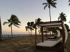 Property grounds - Bungalow Malawi Resort with sea view and private pool. Luxury and confort (IPOJUCA)