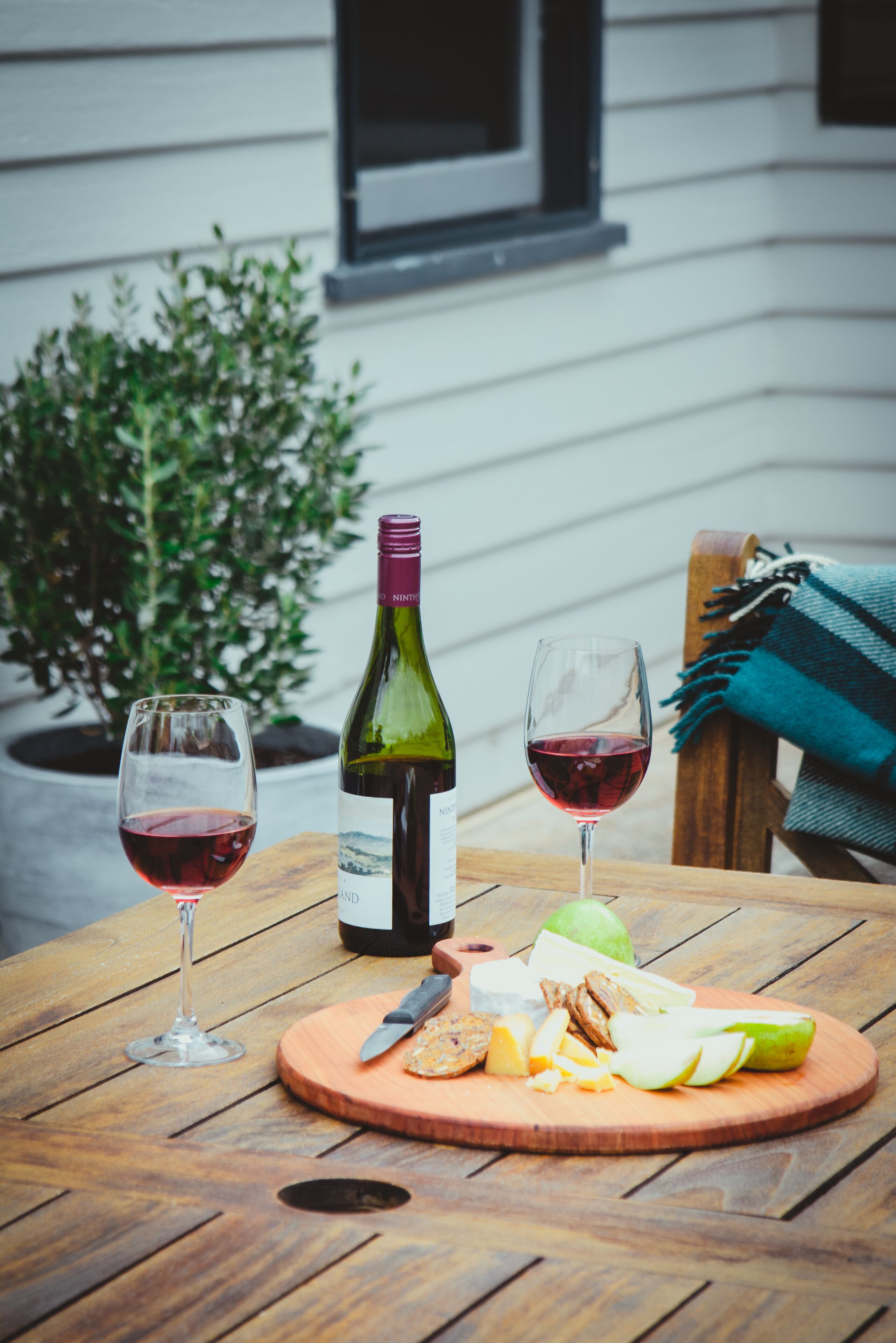 Naivasha Cottage with antique outdoor bath — image 3
