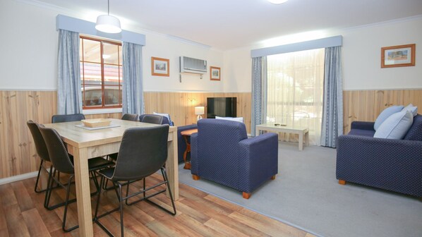 Smart TV, DVD player