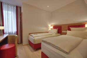 Zimmersafe, schallisolierte Zimmer, kostenloses WLAN, Bettwäsche