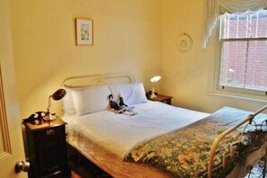 2 Schlafzimmer, Bügeleisen/Bügelbrett, Bettwäsche