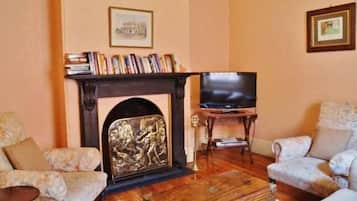 TV, fireplace, DVD player