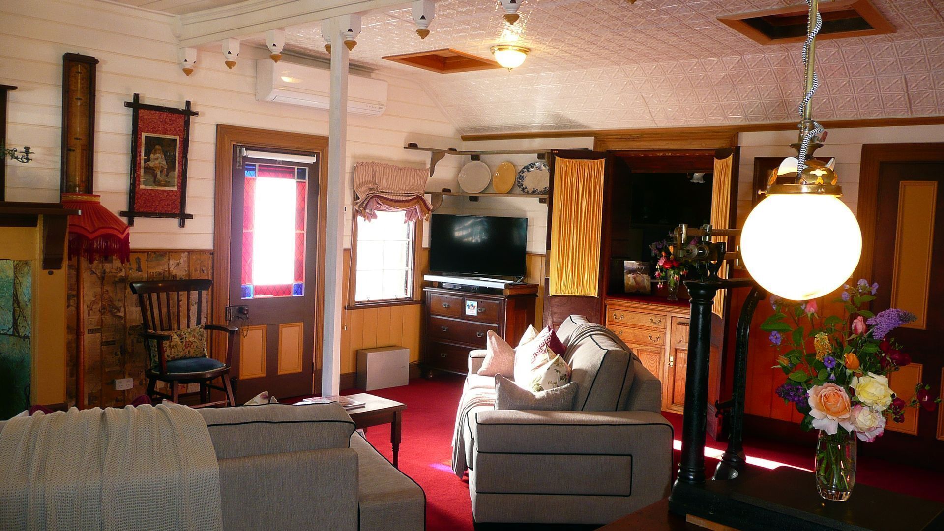 Madam Saddler A Gorgeous Accommodation In Clunes.