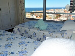 3 chambres, fer et planche à repasser, Wi-Fi, draps fournis