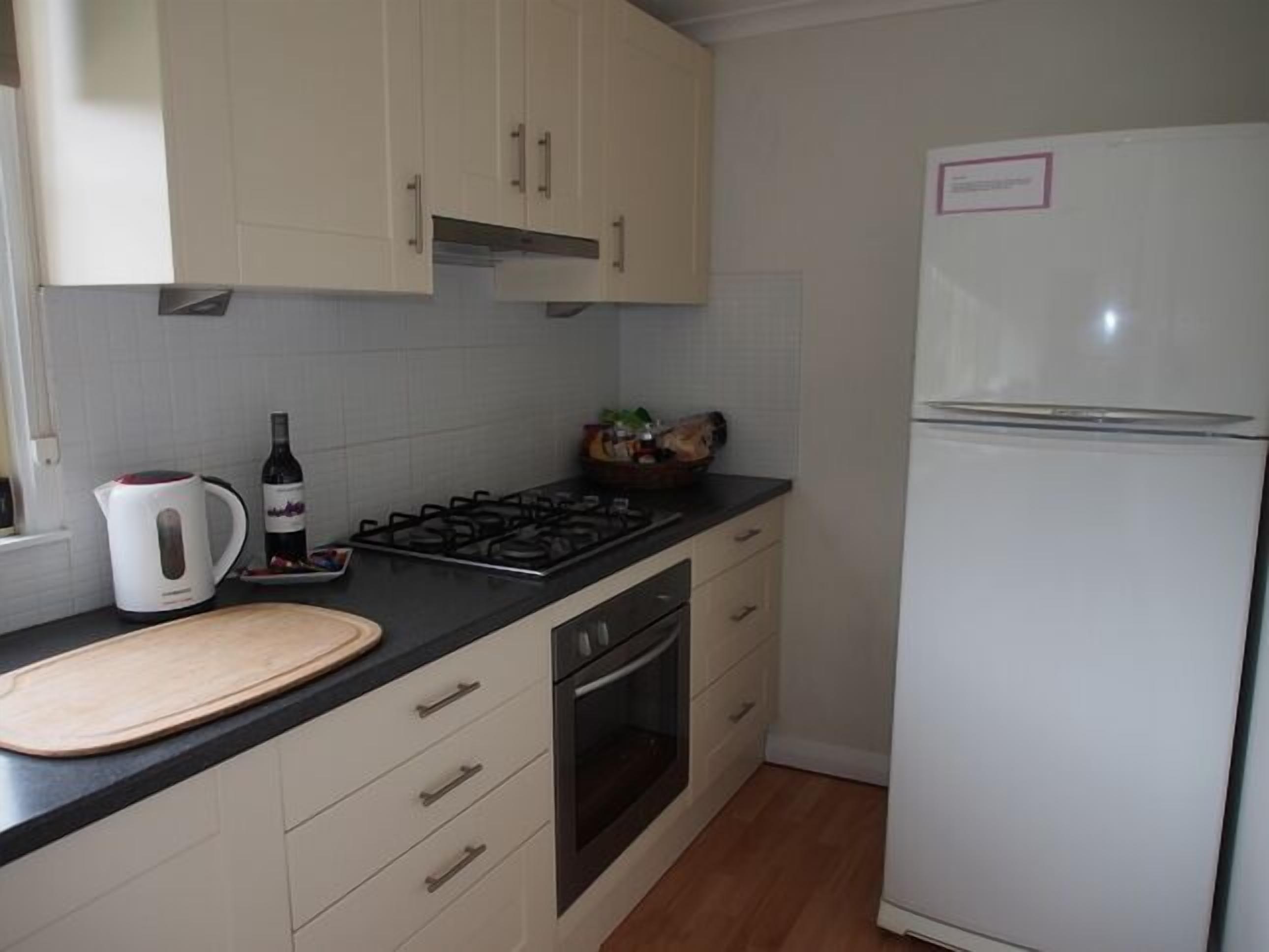 Cotton Palm Cottage - Your Home Away From Home — image 9