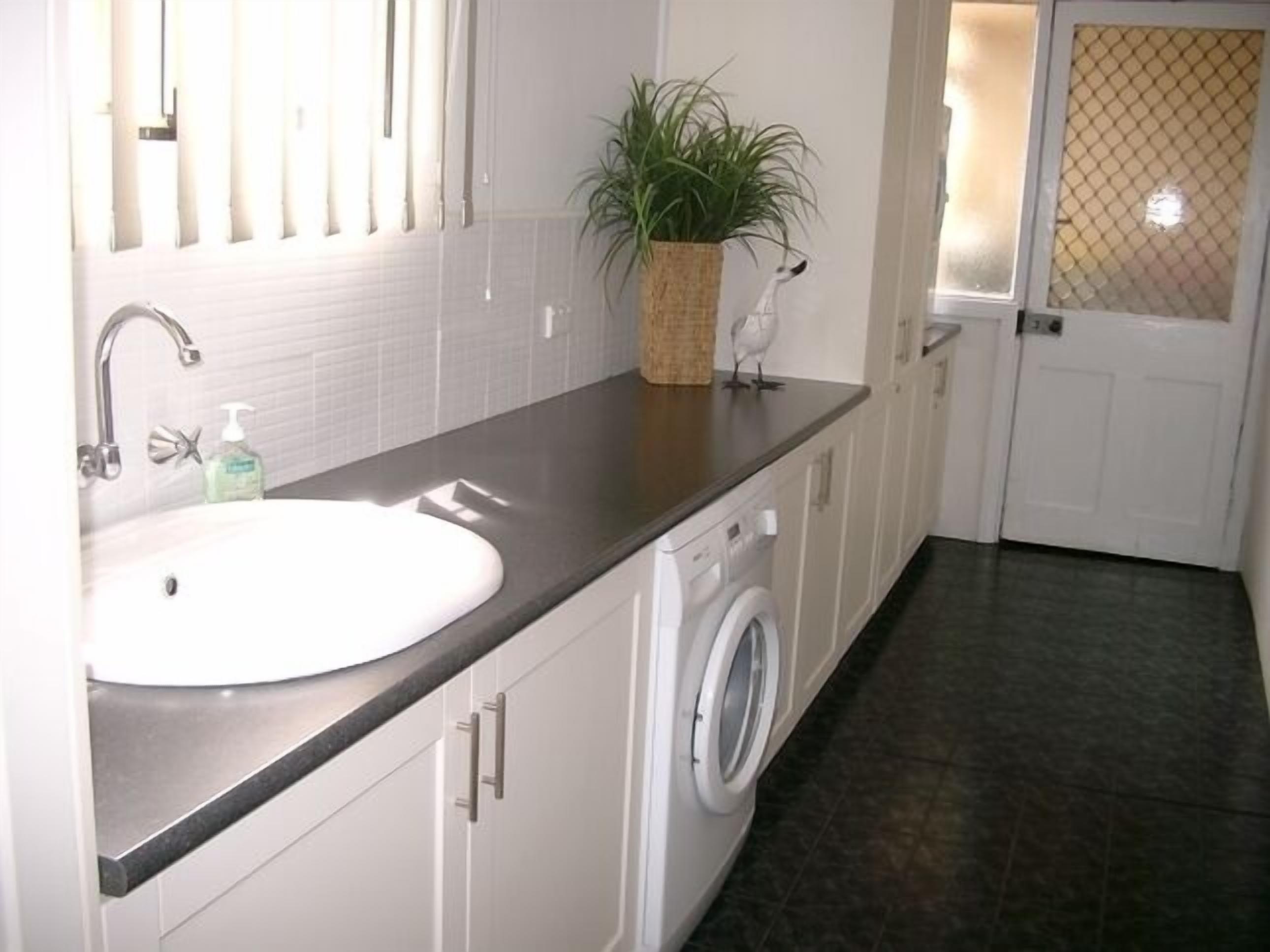 Cotton Palm Cottage - Your Home Away From Home — image 12