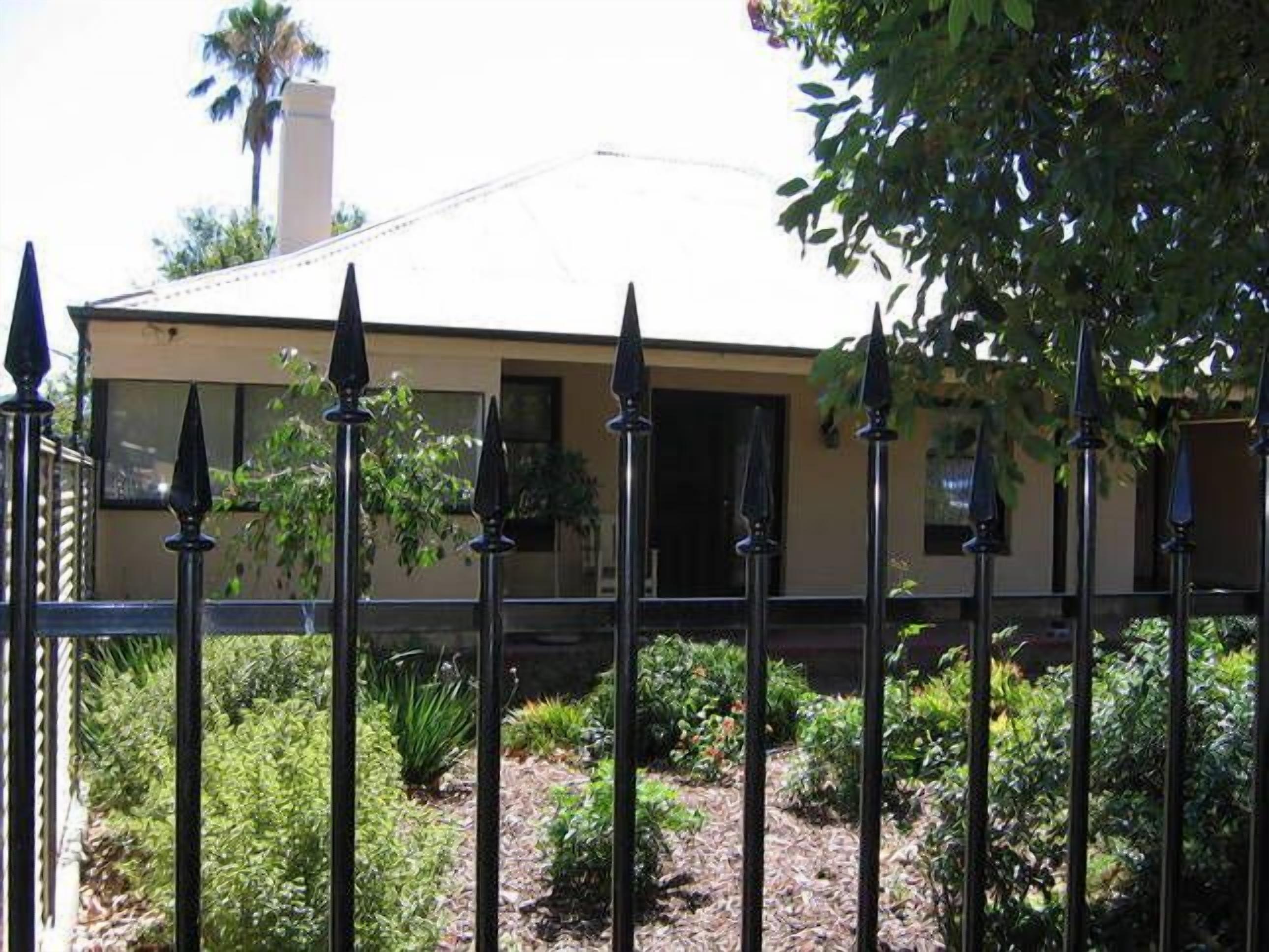 Cotton Palm Cottage - Your Home Away From Home — image 4