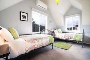 3 bedrooms, iron/ironing board, Internet