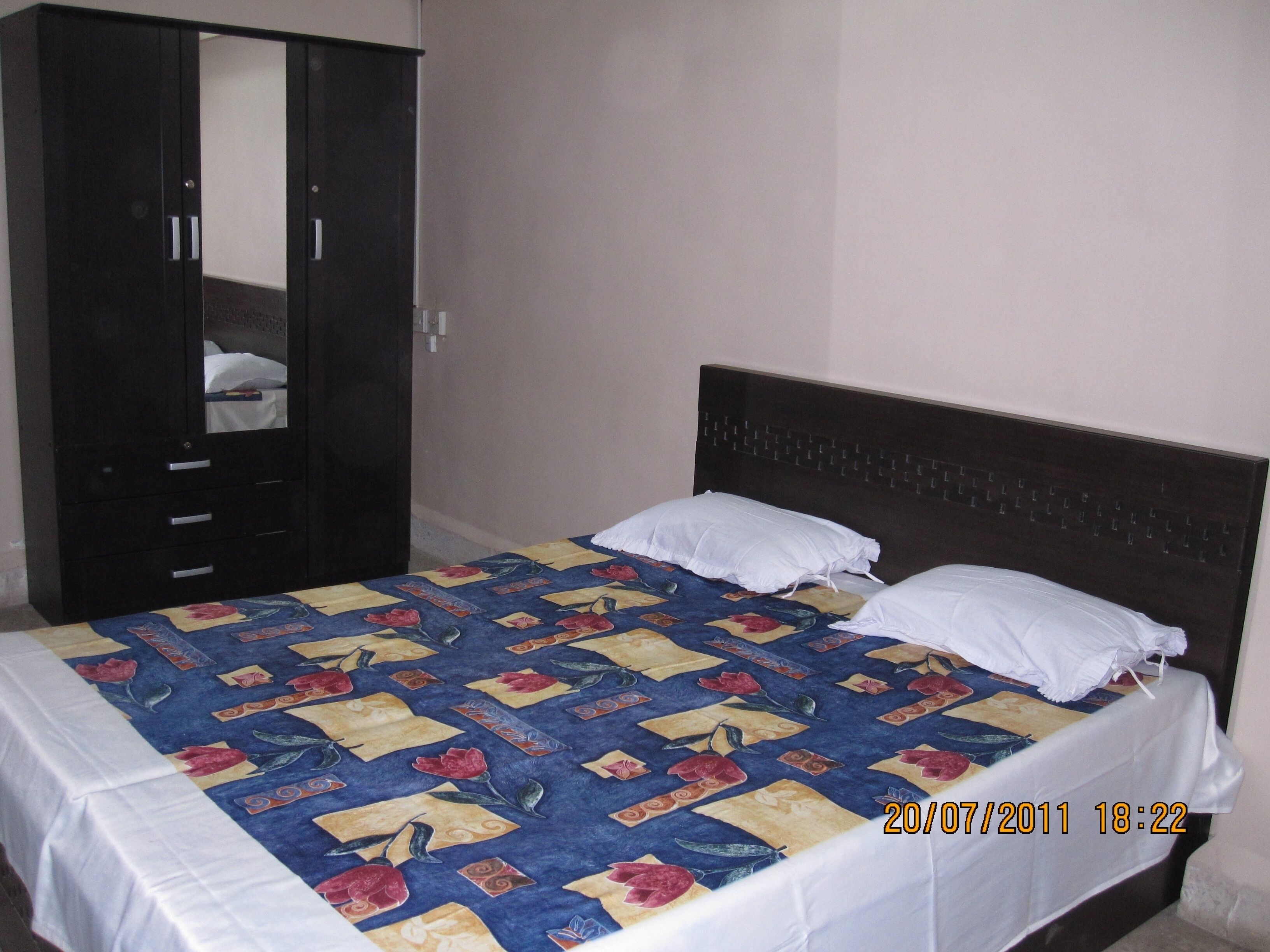 Safe, Superior Homestay/BNB for Expat Females / Couple Near T II Mumbai Airport.