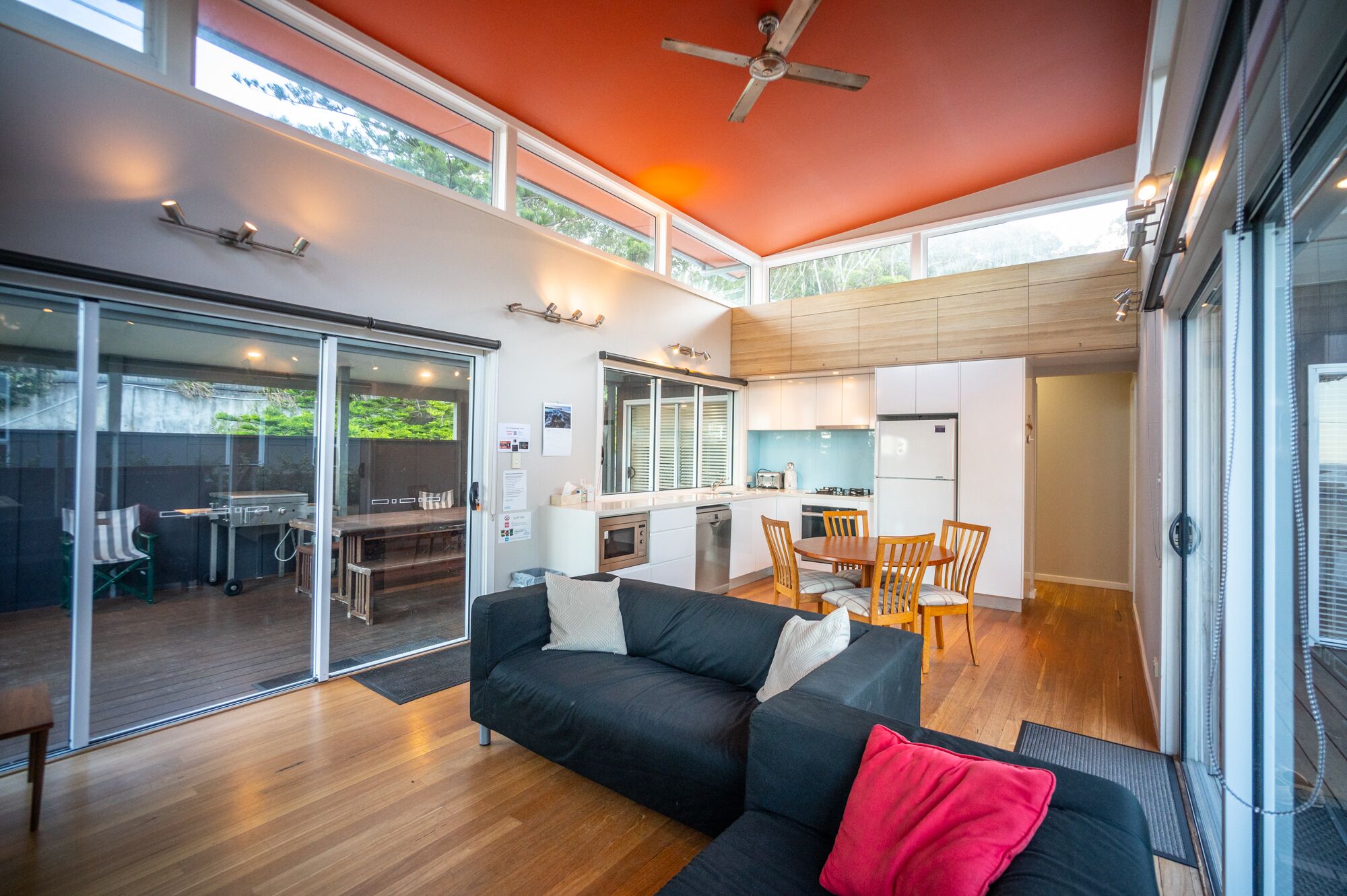 Surf Inn - Beach front