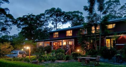 Family friendly/groups B&B/farmstay in Blue Mountains.  Holiday specials  now!