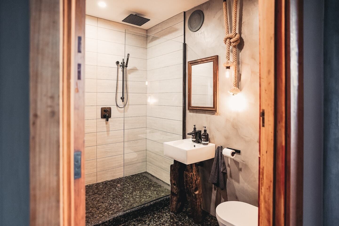Bathtub, hair dryer, towels