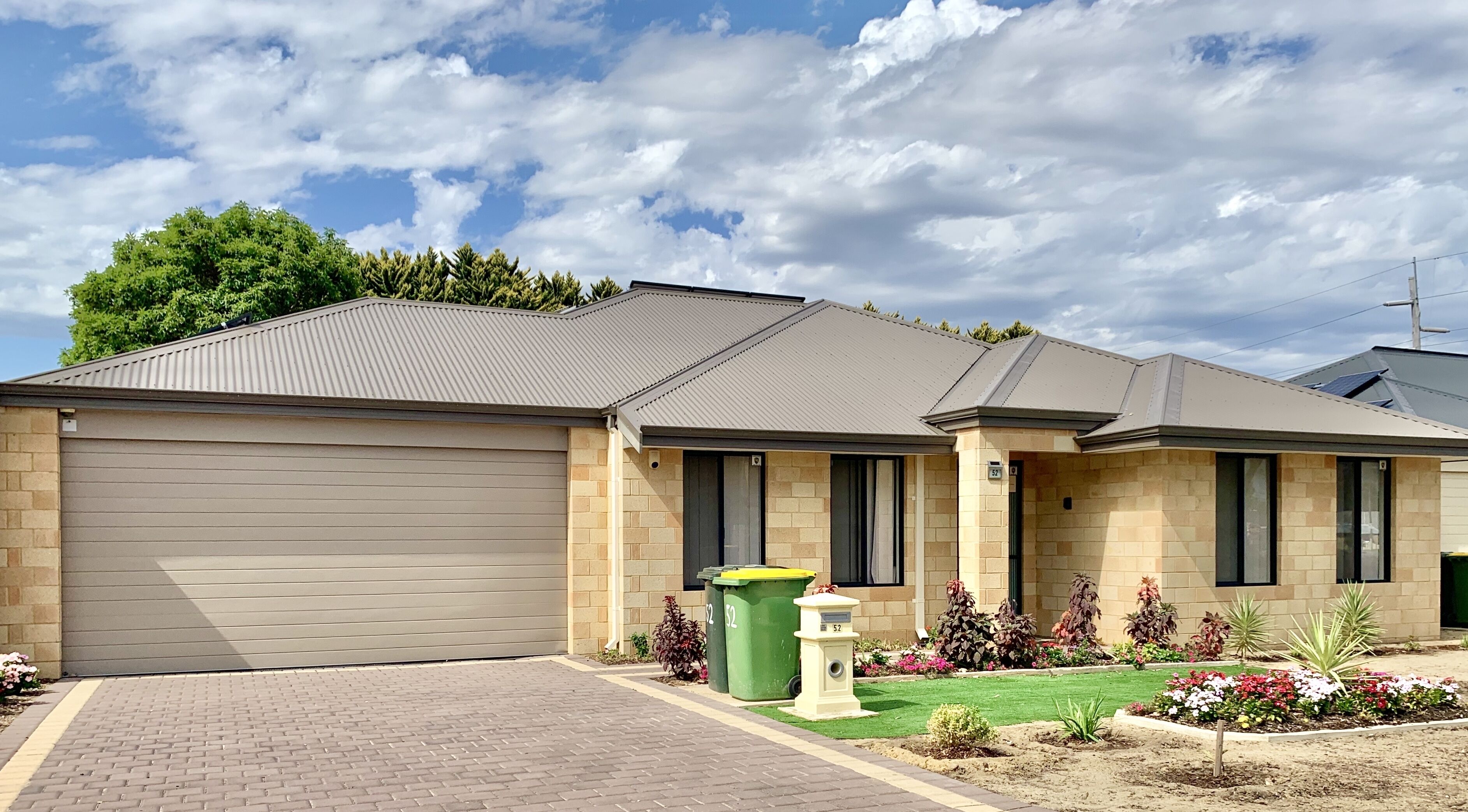Cannington Home Accommodation House 6 (4 bedrooms and 2 bathrooms). — image 21