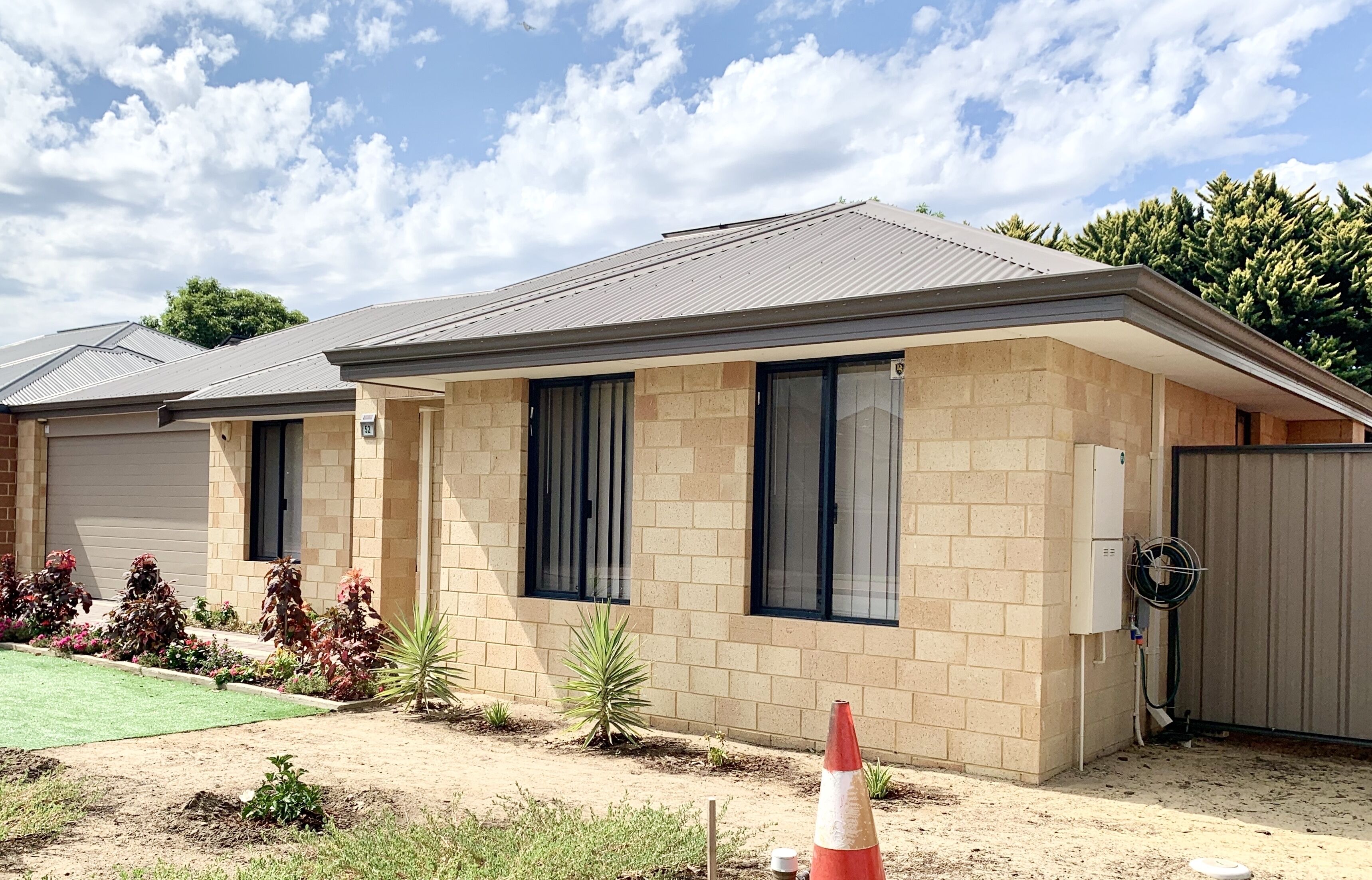 Cannington Home Accommodation House 6 (4 bedrooms and 2 bathrooms). — image 20