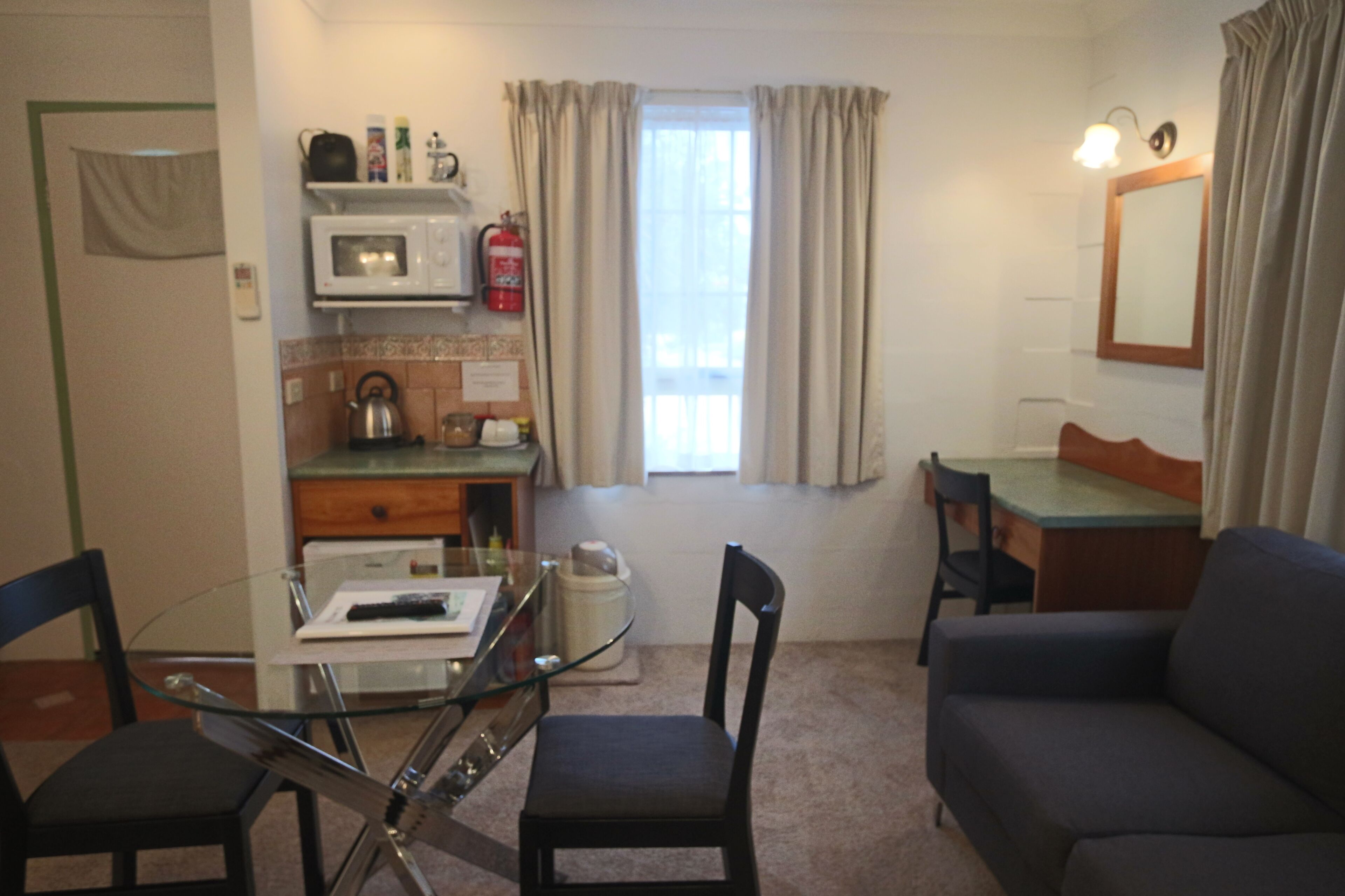 Swansea - \"Cottages\"  Studio Lodge Suites\" in Sherbourne Lodge. — image 14