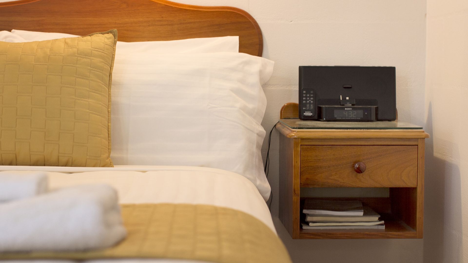 Swansea - "Cottages"  Studio Lodge Suites" in Sherbourne Lodge.