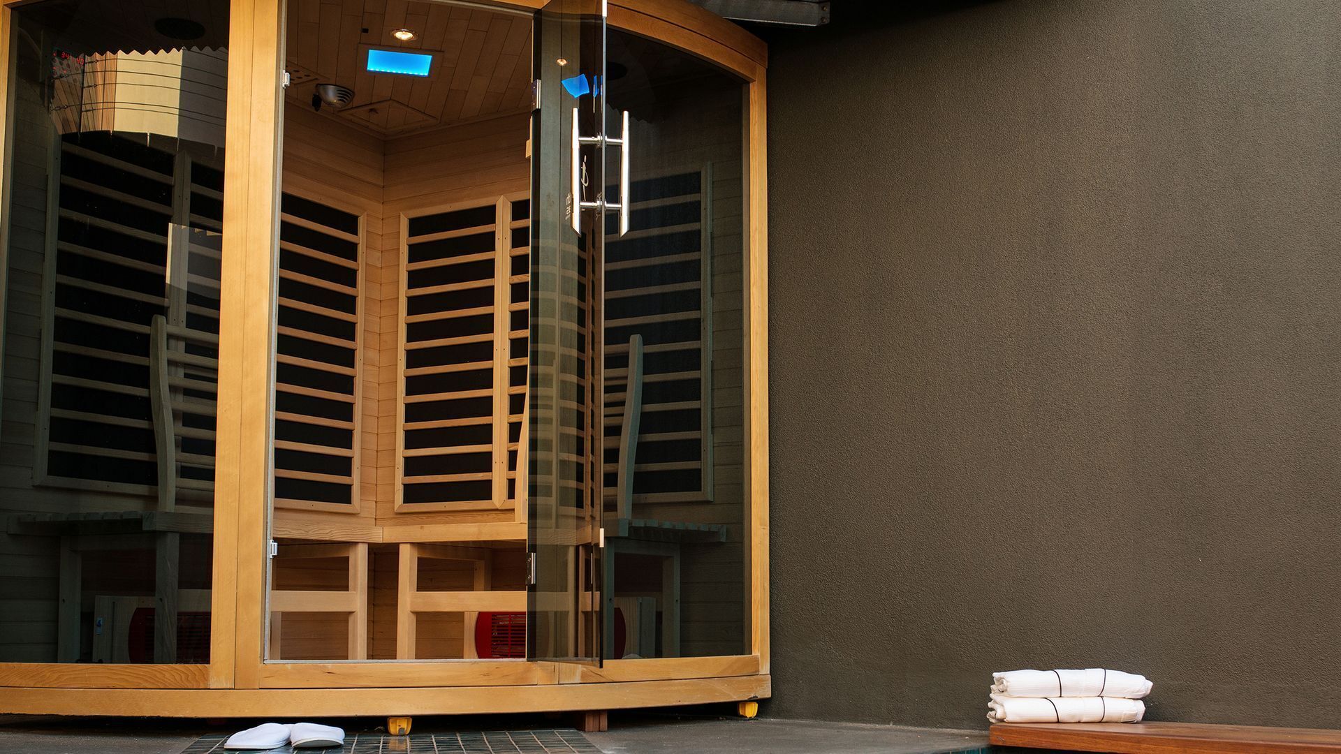 The Frames 'Montage' Luxury Retreat — image 4