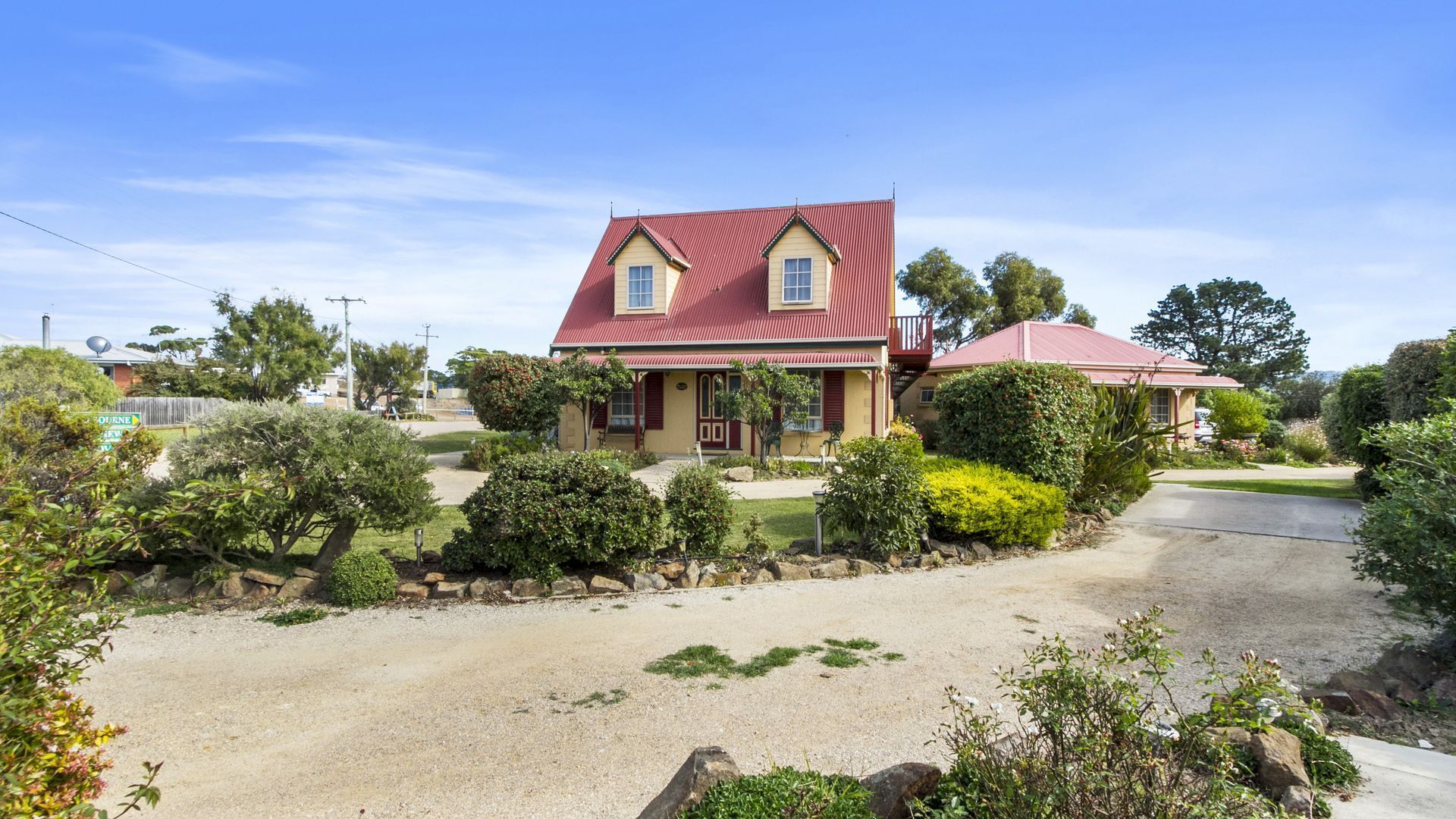 Swansea Cottages - 2  bedroom cottages -  Adjacent the beach. — image 21