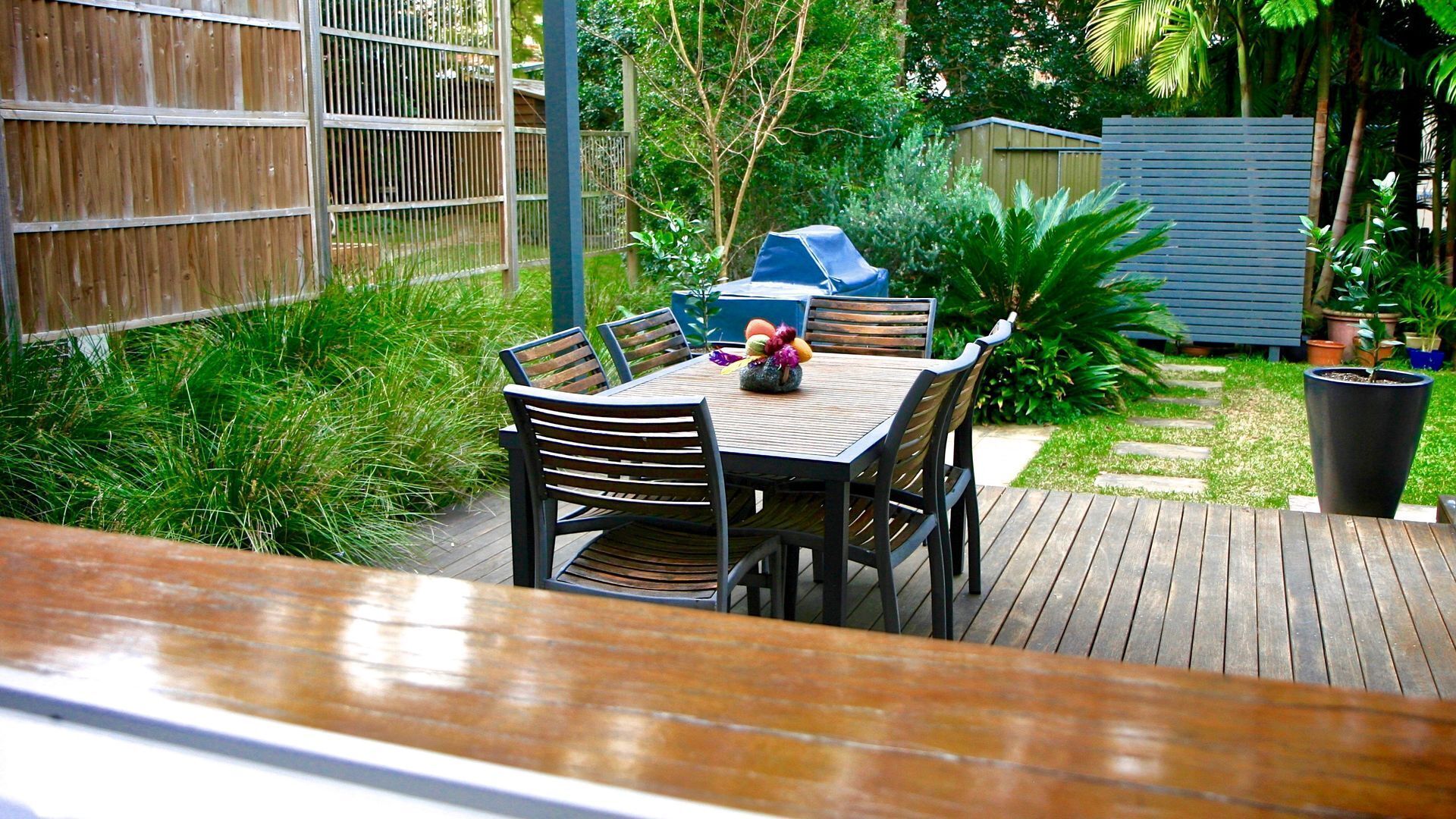 Leafy streets but so close to the Harbour — image 7