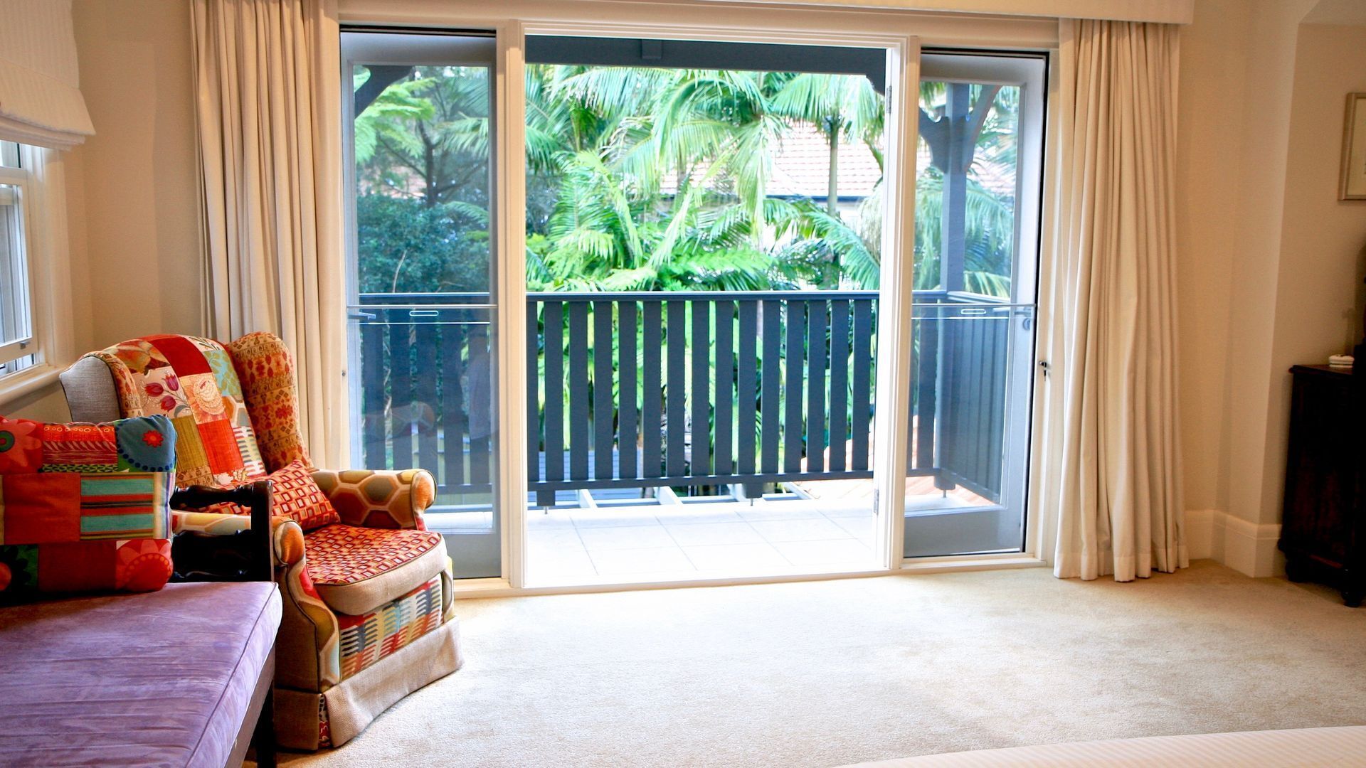 Leafy streets but so close to the Harbour — image 4