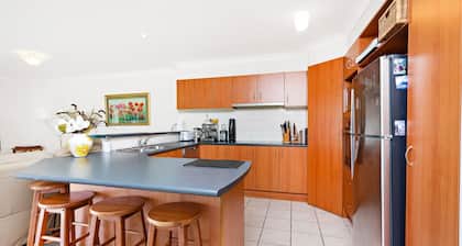 Bella Vista - walk to the beach