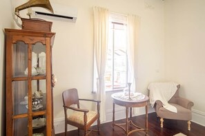 Interior - Bickley Valley Cottage (Bickley)