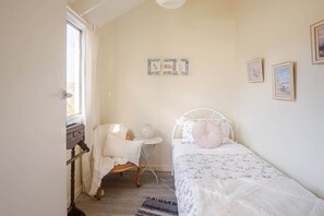 3 bedrooms, iron/ironing board, free WiFi, bed sheets - Bickley Valley Cottage (Bickley)