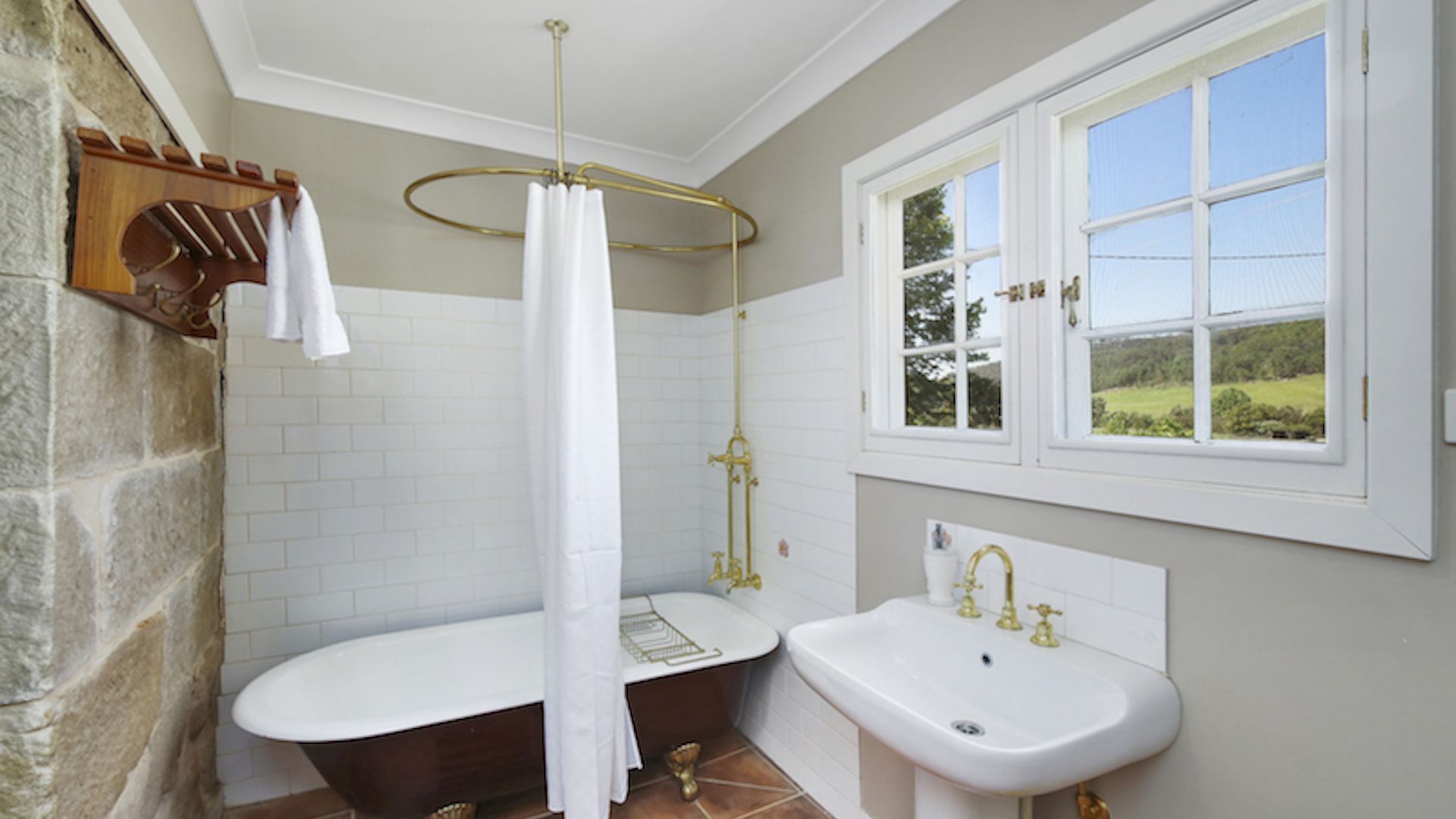 The Glen - Stunning Sandstone Cottage — image 12