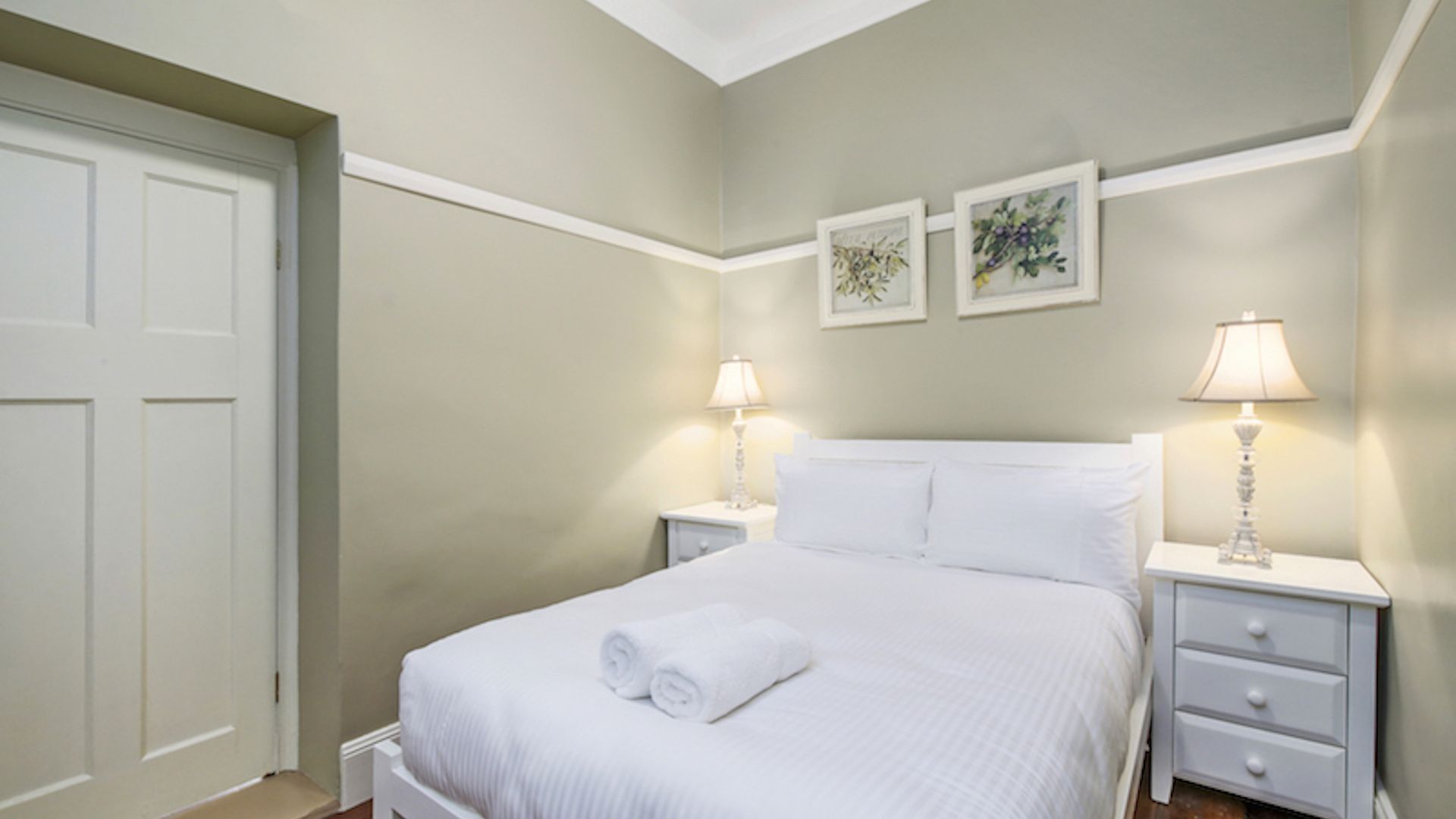 The Glen - Stunning Sandstone Cottage — image 9