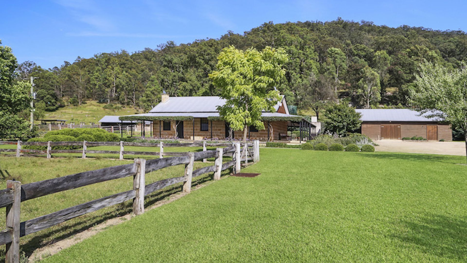 The Glen - Stunning Sandstone Cottage — image 17
