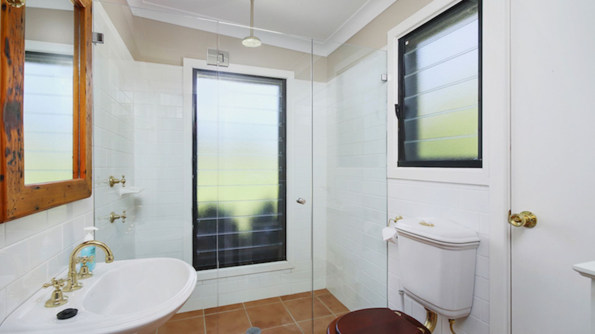 The Glen - Stunning Sandstone Cottage — image 13