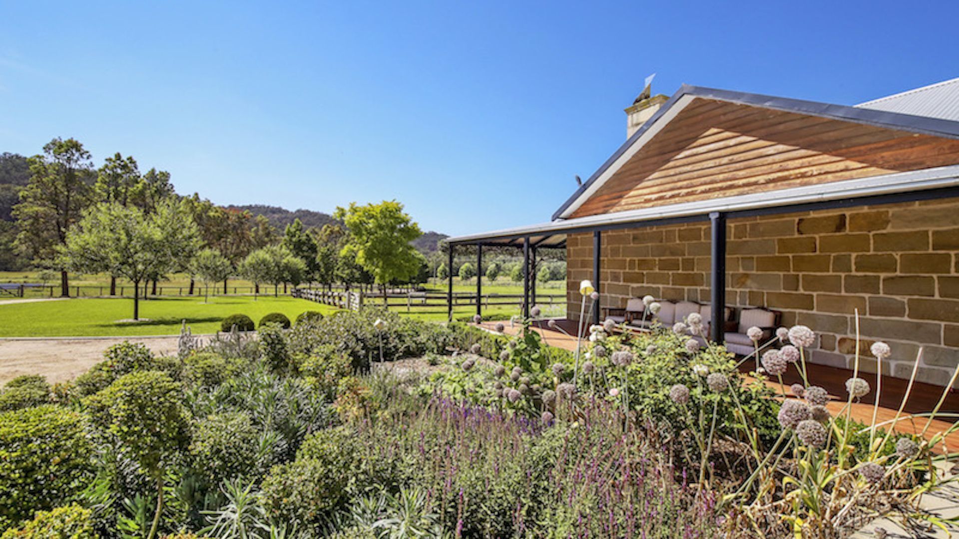 The Glen - Stunning Sandstone Cottage — image 19