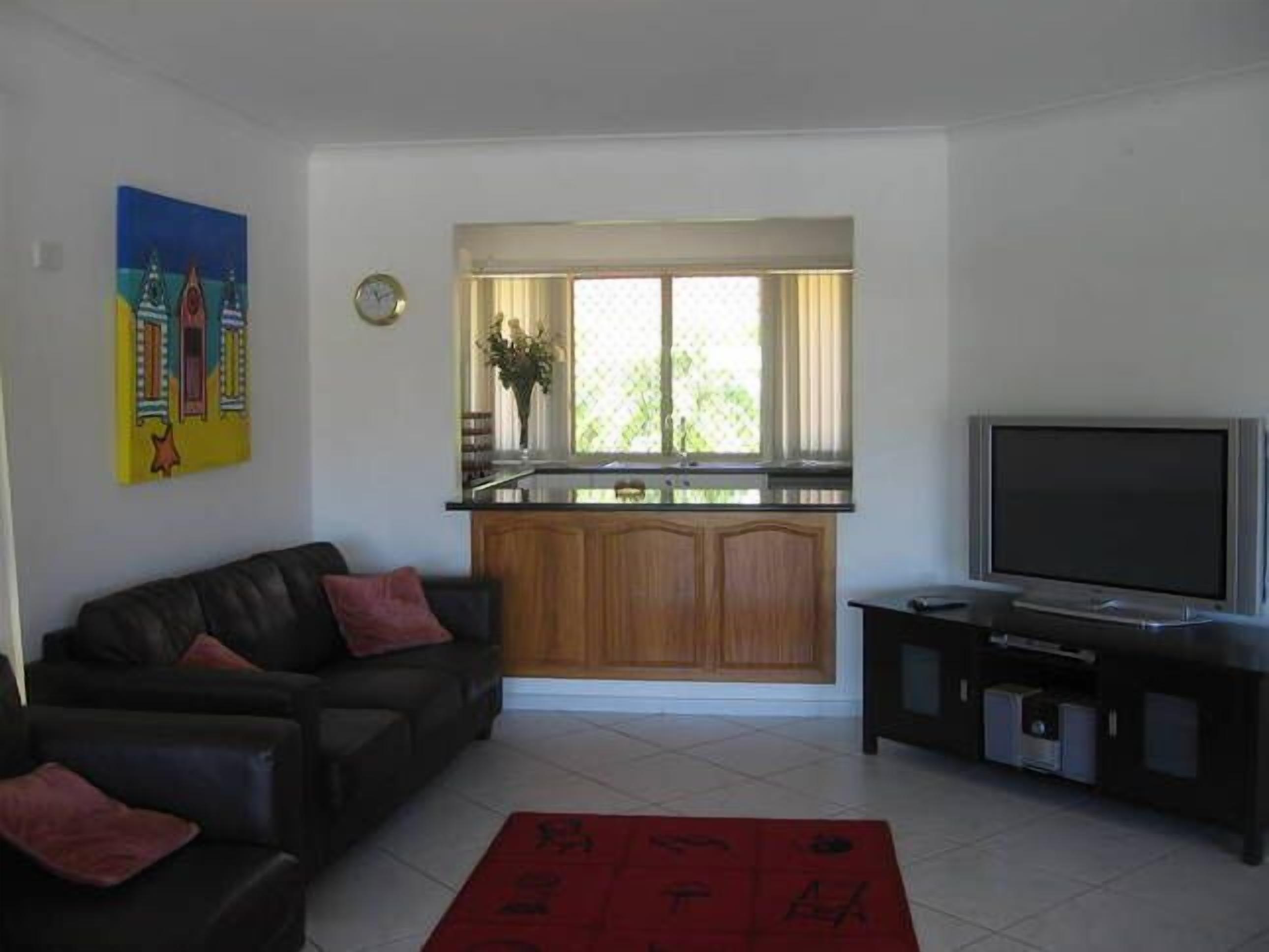 Saltwater Villas Canal Holiday House Pet Friendly  — image 5