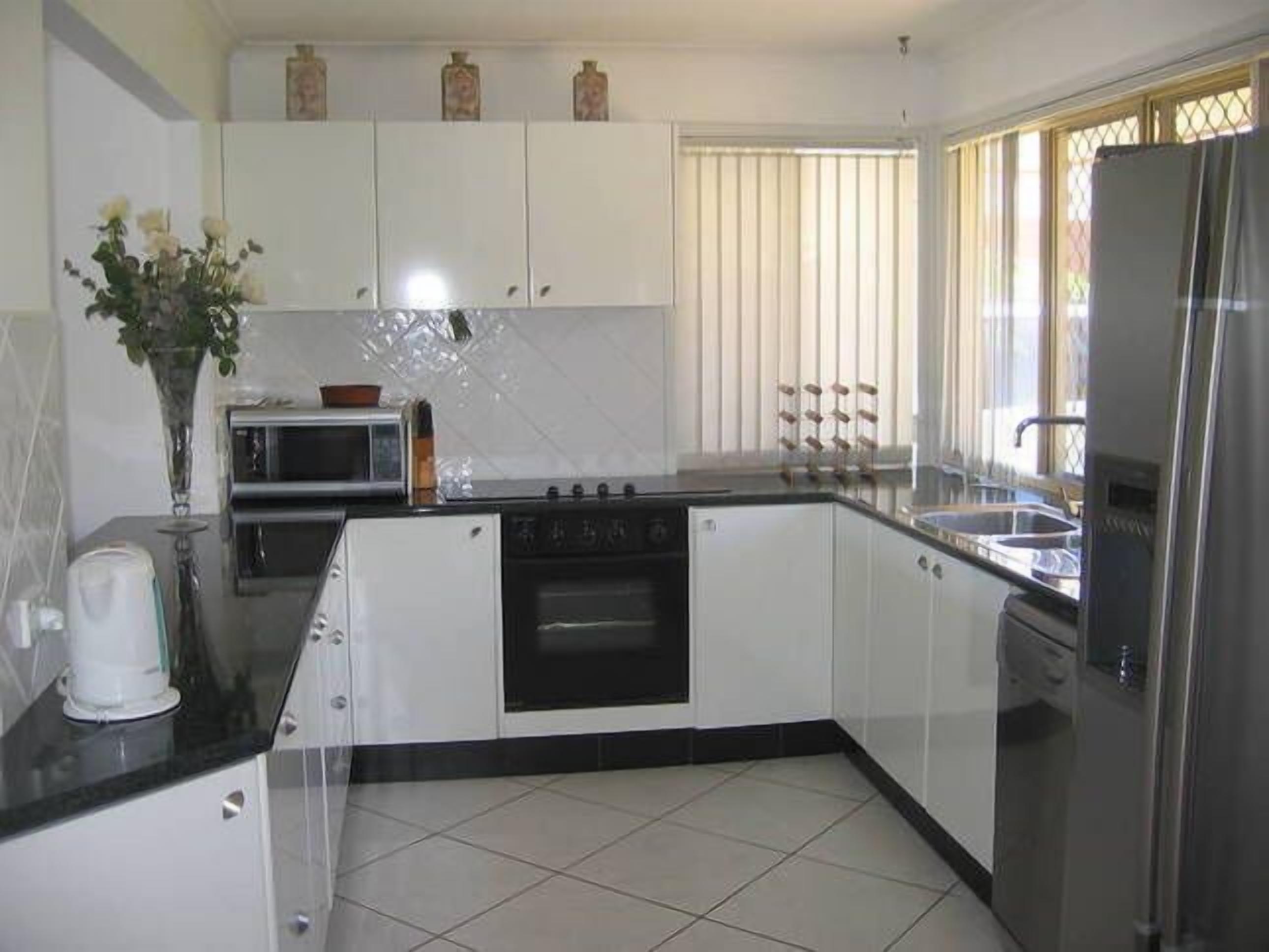Saltwater Villas Canal Holiday House Pet Friendly  — image 6