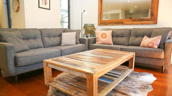 Smart TV, DVD player, stereo