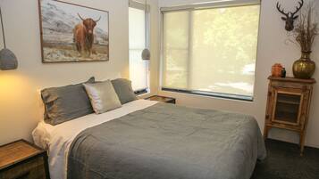 3 bedrooms, iron/ironing board, travel cot, free WiFi